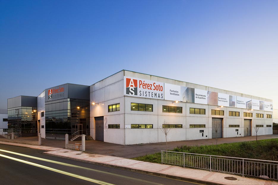 Puertas, Mamparas, Ventanas … Minimalistas … con los más altos estándares de confort y calidad.